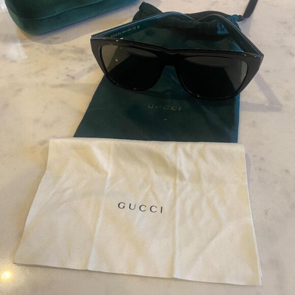 INCREDIBLE Gucci Shades -- Excellent for Spring and Summer!! - Picture 2 of 4